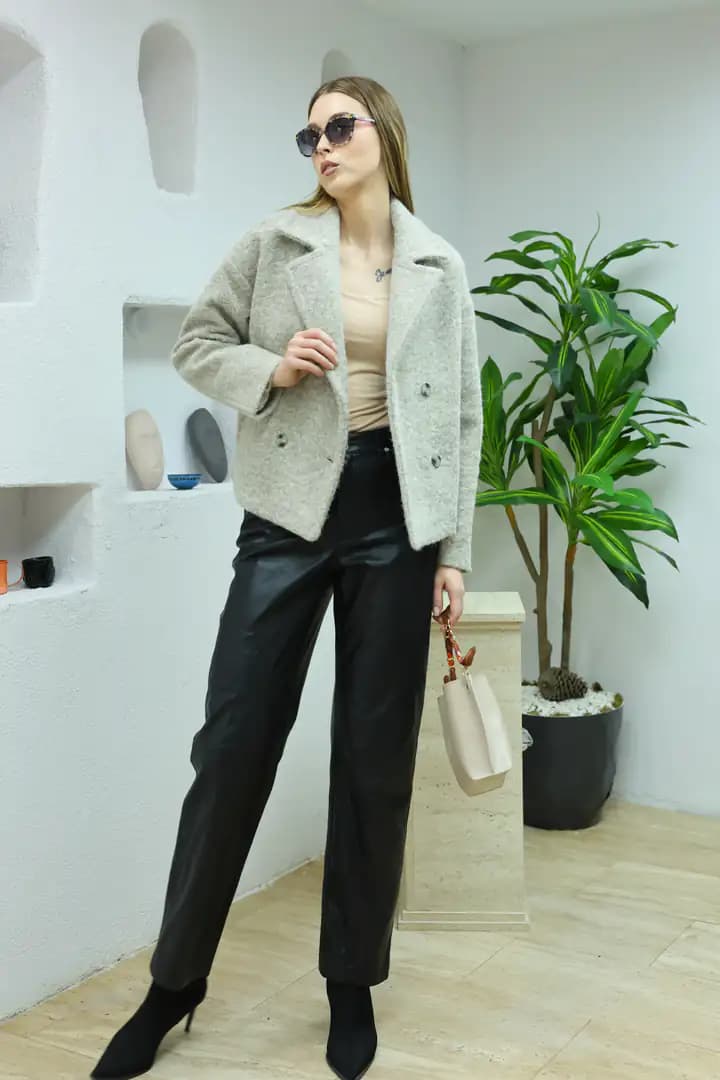 Kısa  oversize yün BEJ kaban
