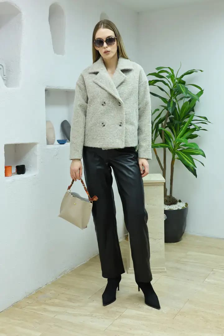 Kısa  oversize yün BEJ kaban