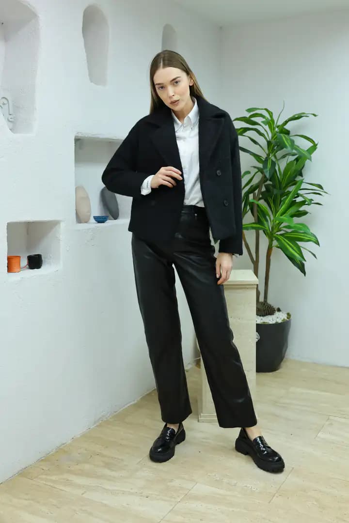 Kısa  oversize yün SİYAH kaban