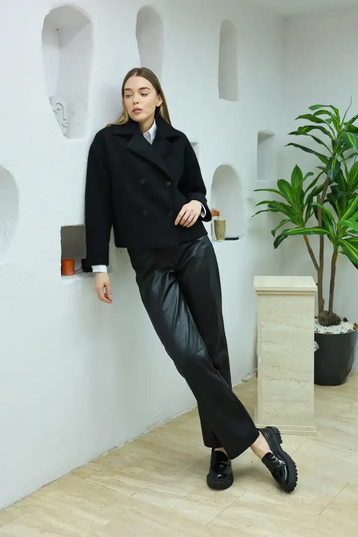 Kısa  oversize yün SİYAH kaban