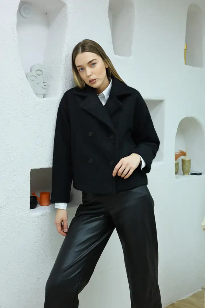 Kısa  oversize yün SİYAH kaban